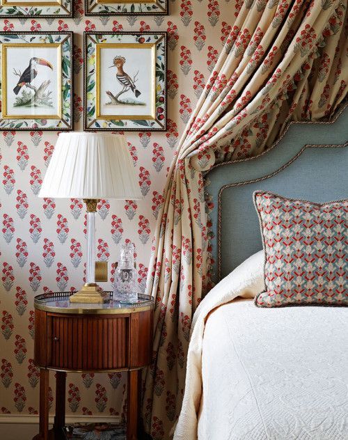various floral and botanical prints beautifully mixed in bedroom decor, frames and textiles are totally chic