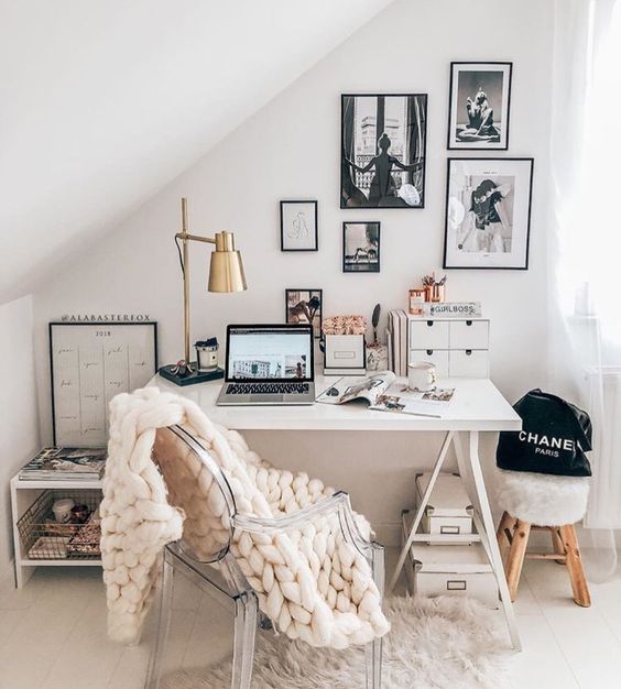 a neutral home office and a play of textures with chunky knit, faux fur and metal for a catchy look