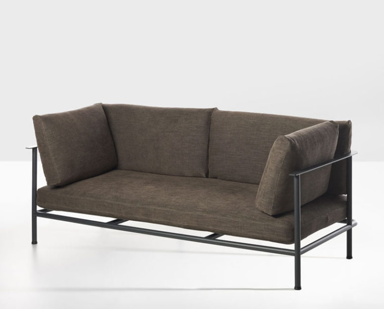 Elodie is a comfortable modern sofa, which comprises a metal frame and some soft cushions