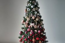 08 a bright Christmas tree with an ombre effect from white and silver to pink and red, metallic and colors always work well