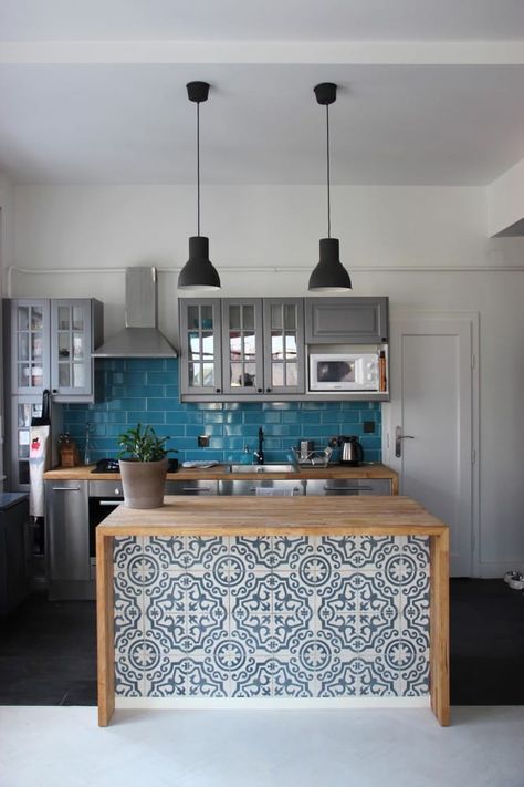 incorporate blue mosaic tiles into your interior cladding your kitchen island, it's a creative idea