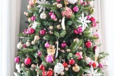 14 an ombre Christmas tree from silver and pink to hot pink and red is a bright idea, white snowflakes tie up all the parts