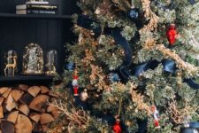 interesting Christmas tree decor with metallic touches