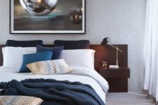26 such gorgeous smoked bulb pendant lamps over your bed will make a cool statement