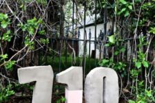03 oversized concrete house numbers with color blocking is a hot and ultra-minimalist idea for a modenr home, place them on the lawn or somewhere in front of your home