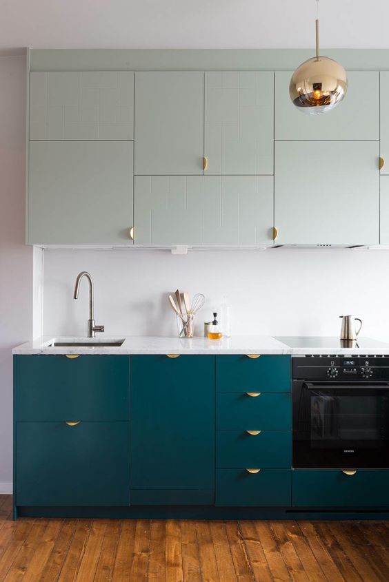 such catchy pulls are a unique and catchy idea, which is perfect for a modern or minimalist kitchen