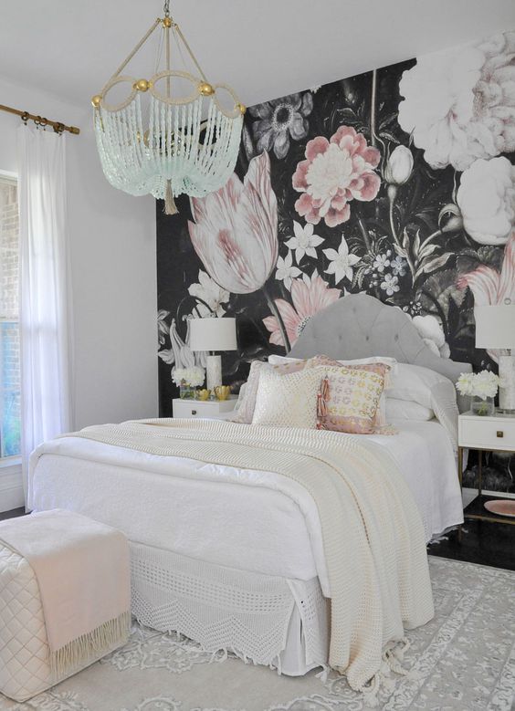 a dark floral statement wall is a beautiful idea for a girl's bedroom, looks very bold and whimsy