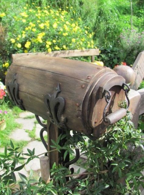 a hobbit mailbox is a cool idea for fans and geeks, besides it looks very chic and refined