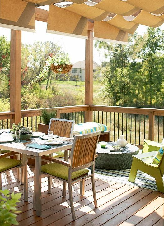 a small summer deck with green, neon green and turquoise touches for a bright look