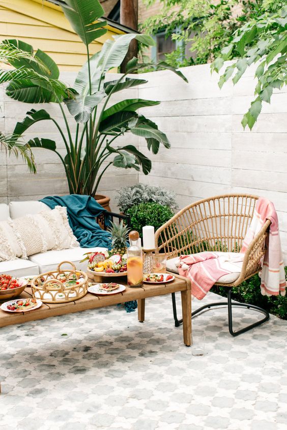 use Moroccan print tiles in the patio to make it bolder and catchier, enjoy the looks