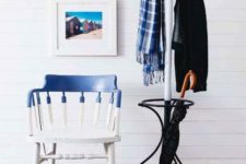 16 a color block and leg-dipped navy and white chair is ideal for a beach-inspired entryway