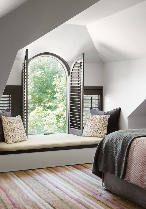 these grey shutters add color to the room making it catchier and bolder, they look chic and modern