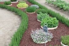 24 bold greenery garden edging is always a stylsh idea – it’s natural and greenery matches most of landscaping styles
