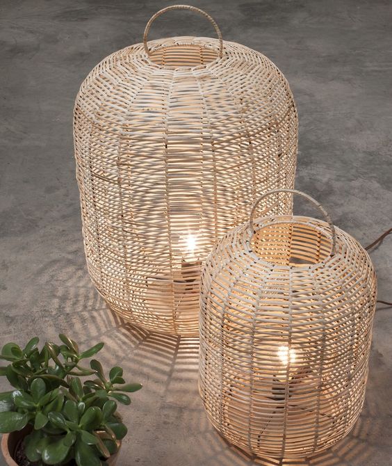 place these stylish wicker lamps on the floor or tables, handles make them more mobile