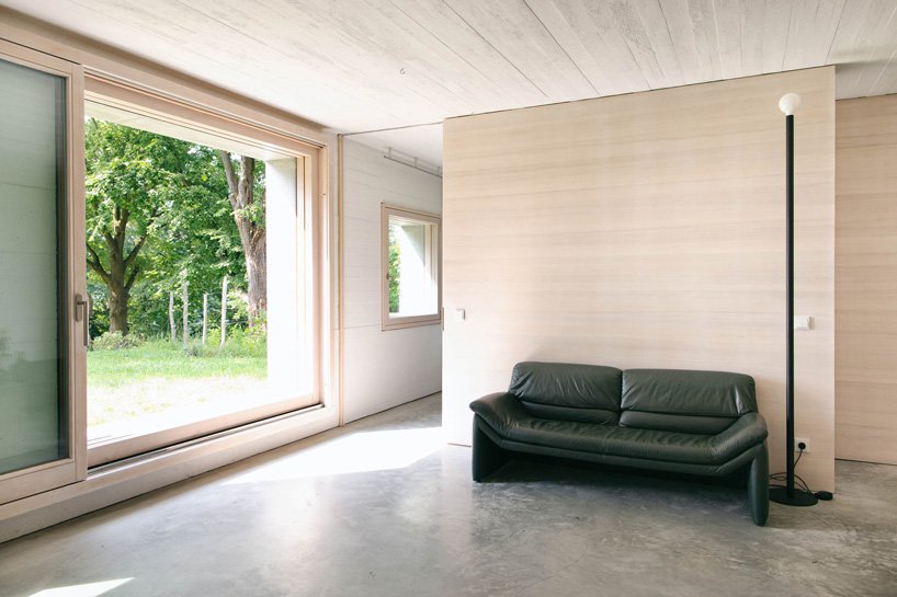 A large amount of negative space makes the house feel airy and light-filled