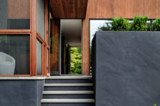 03 Strategically planted greenery refreshes the facades and the looks of the house