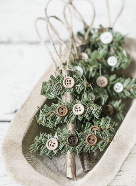 rustic Christmas ornaments made of sticks, evergreens, buttons and twine are easy and cool for any Christmas tree