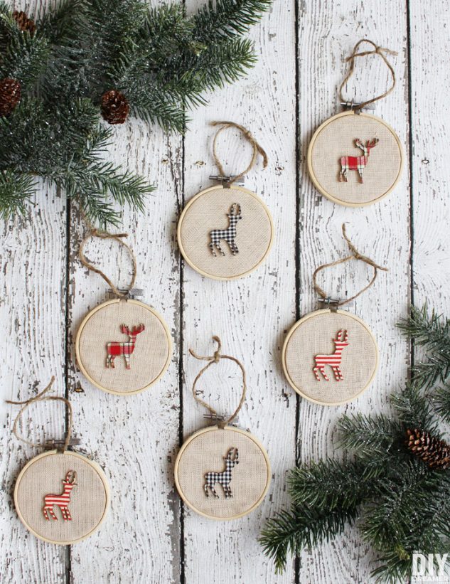 rustic Christmas ornaments with embroidery hoops and colorful deer applique are cool for rustic home decor