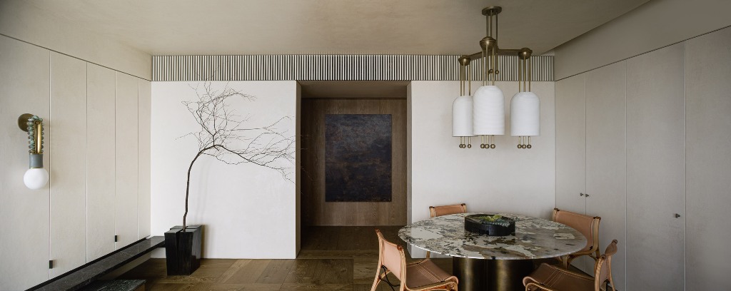 The natural color palette is a logical solution for a wabi sabi home, and it's very welcoming