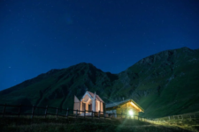07 Sleep under the stars at any time and in any season with such a cool cabin