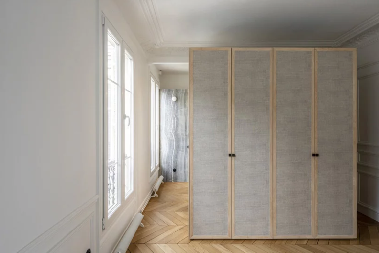 The storage is done accurately, with plywood and wooden furniture items
