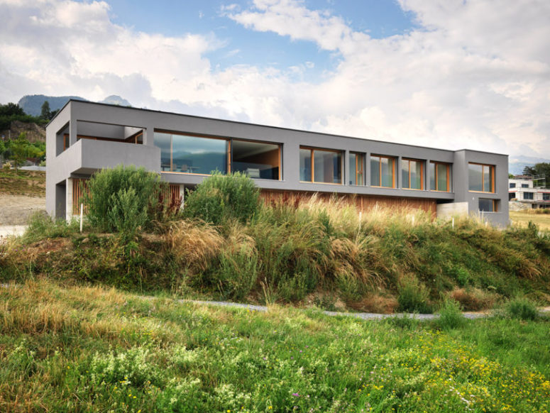 Linear ROFR House With Amazing Slopes Views