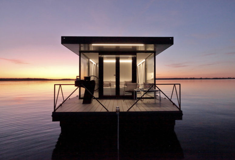 Loungeboat: A Minimalist Apartment On The Water