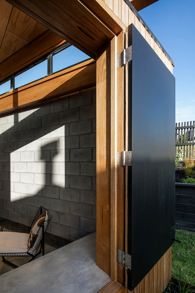 All the spaces can be opened to outdoors with doors - sliding and usual ones