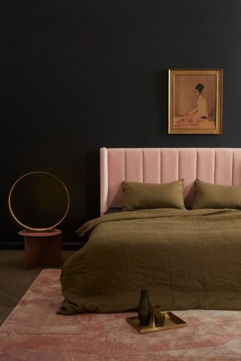 25 Refined Pink And Black Bedroom Decor Ideas - DigsDigs