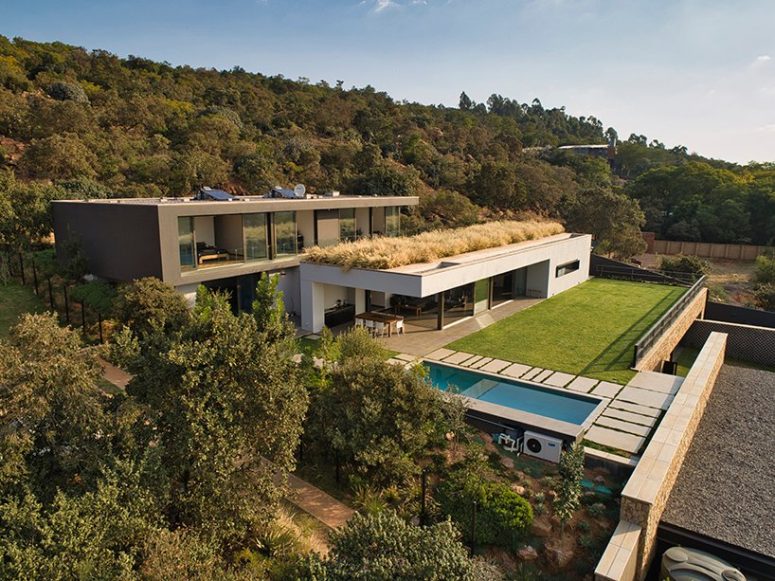 Contemporary African Residence With Viewing Platforms