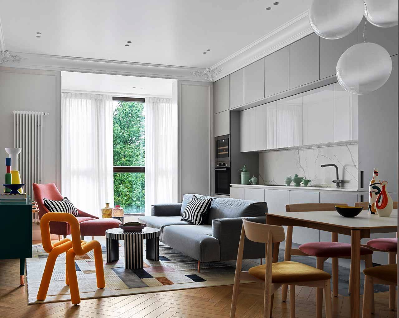 This gorgeous contemporary apartment is in Moscow but it's done with a strong Parisian feel