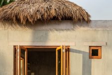 04 The thatched roof, known as palapa, is formed of drief palm leaves