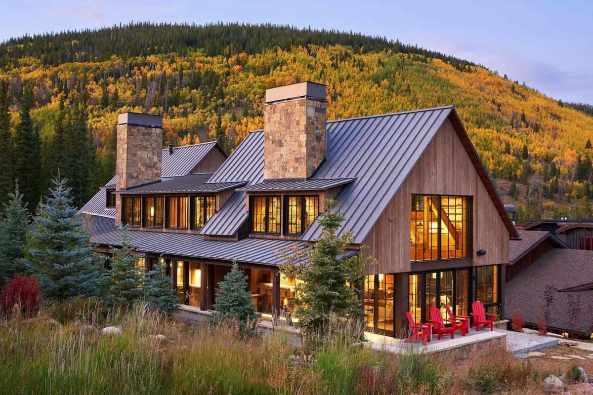 01 This stylish and cozy house in Copper Mountains is inspired by barns and looks very welcoming and cool