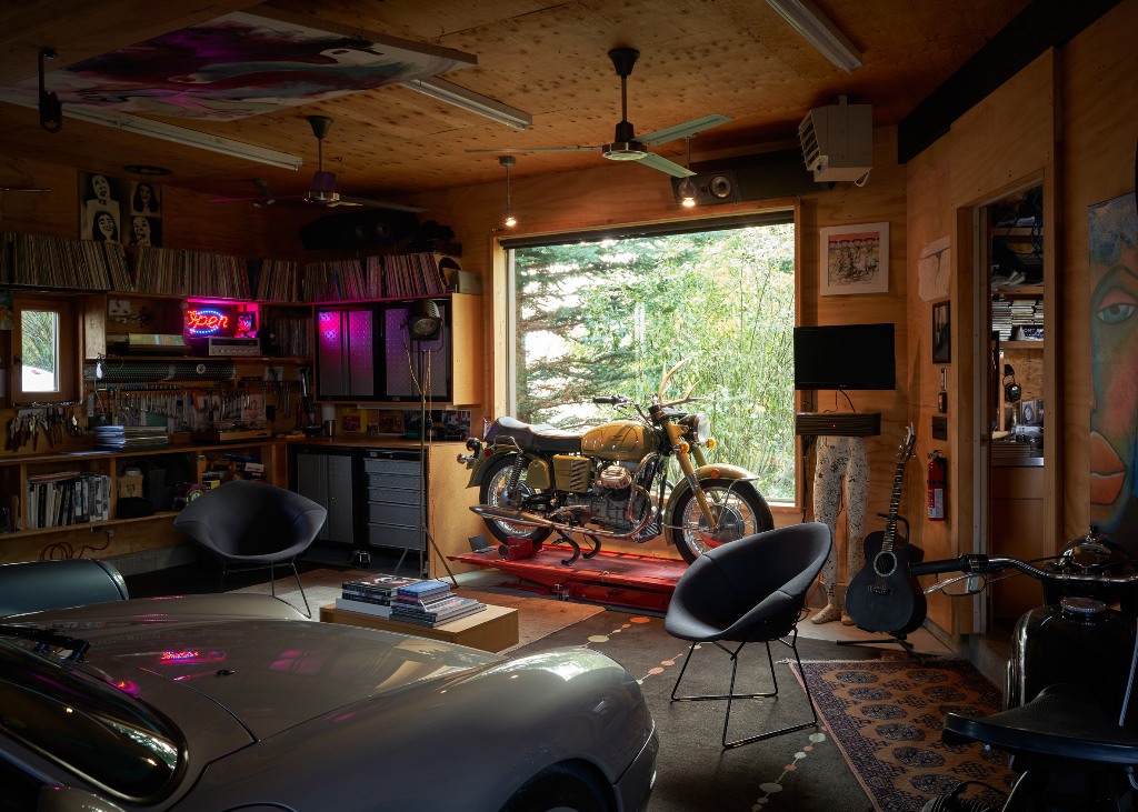 A separate garage houses the architect's collection and various stuff he likes