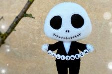04 a Nightmare Before Christmas inspired Halloween ornament in black and white is a very fresh and cool solution for decor