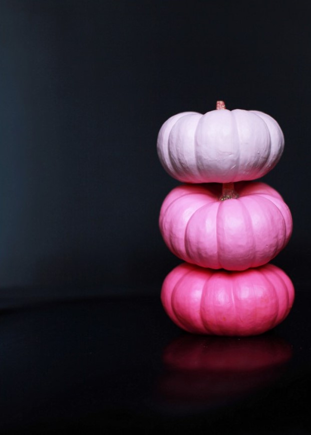 DIY paint and glitter ombre pumpkins in pink shades will be a beautiful and chic solution for your pink Halloween party
