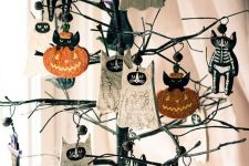 36 catchy and bold Halloween ornaments with ghost cats, skeleton cats and pumpkins with black cats are gorgeous