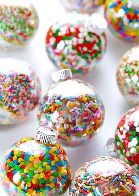 colorful sprinkles to make dessert ornaments, add color to your Christmas tree and they can be used as Christmas gift tags