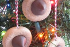 peanut butter cookie Christmas ornaments are a gorgeous and delicious-looking holiday decor idea