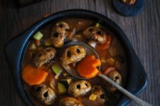 02 a ghoulish skull and pumpkin soup with veggies and mushrooms is a great idea for Halloween