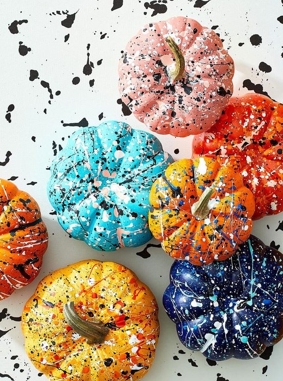 colorful splatter pumpkins are amazing for Halloween and just for fall decor, they can be your bold touch to the decor