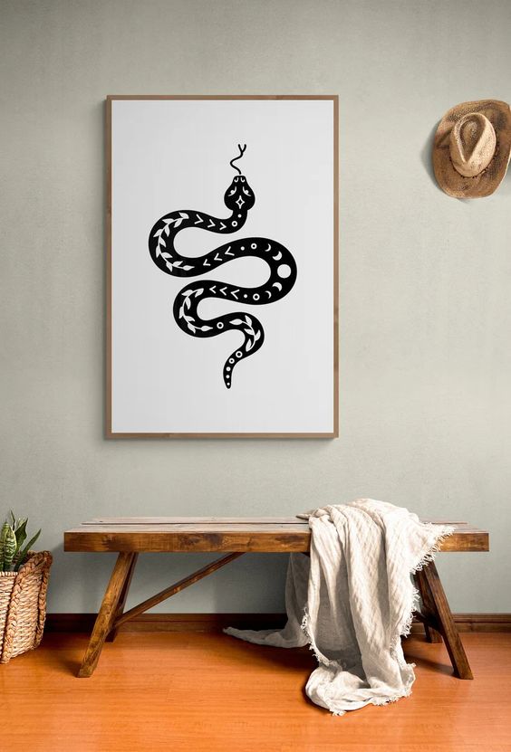 a simple snake print will be a lovely solution for Halloween, it's easy and fast to make and you can spruce up any space with it
