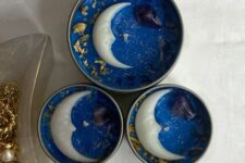 37 beautiful blue moon candles with gold touches and crystals are amazing to illuminate your Halloween party