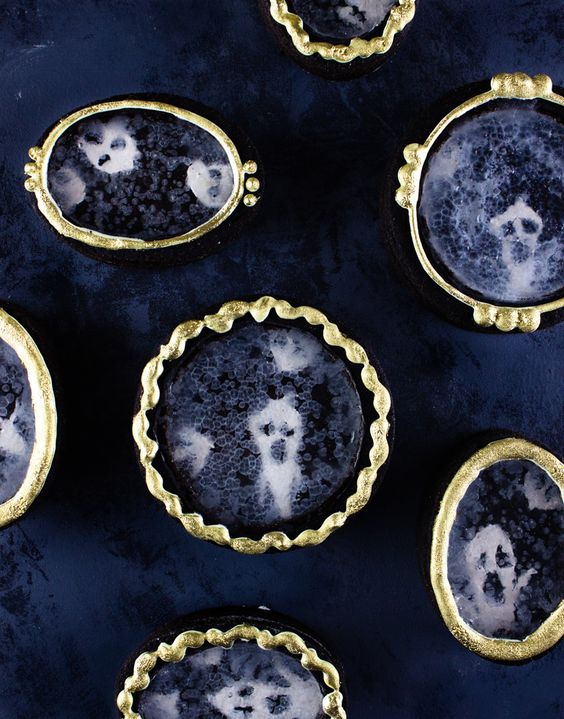 ghastly mirror cookies with a gilded touch look really chic and will fit a vintage Halloween party