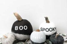 40 make a display of cool black and white glitter pumpkins with vinyl letters – they are very easy to DIY