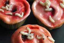 41 maggots cleaning wounds cupcakes look really realistic and will make your guests feel awful