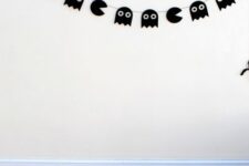 43 a Pac-man Halloween garland of paper is a fun and cute solution, and you can easily DIY it