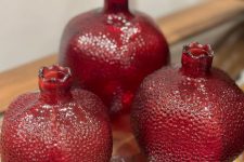 45 beautiful red glass pomegranate-shaped vases will be great for both fall and winter and for Christmas