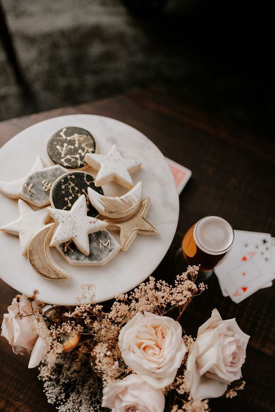 Celestial, moon and star shaped cookies are a gerat idea for Halloween, make some to inspire your guests