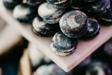 47 dark moon and galaxy macarons are perfect for a Halloween celestial party, they look gorgeous